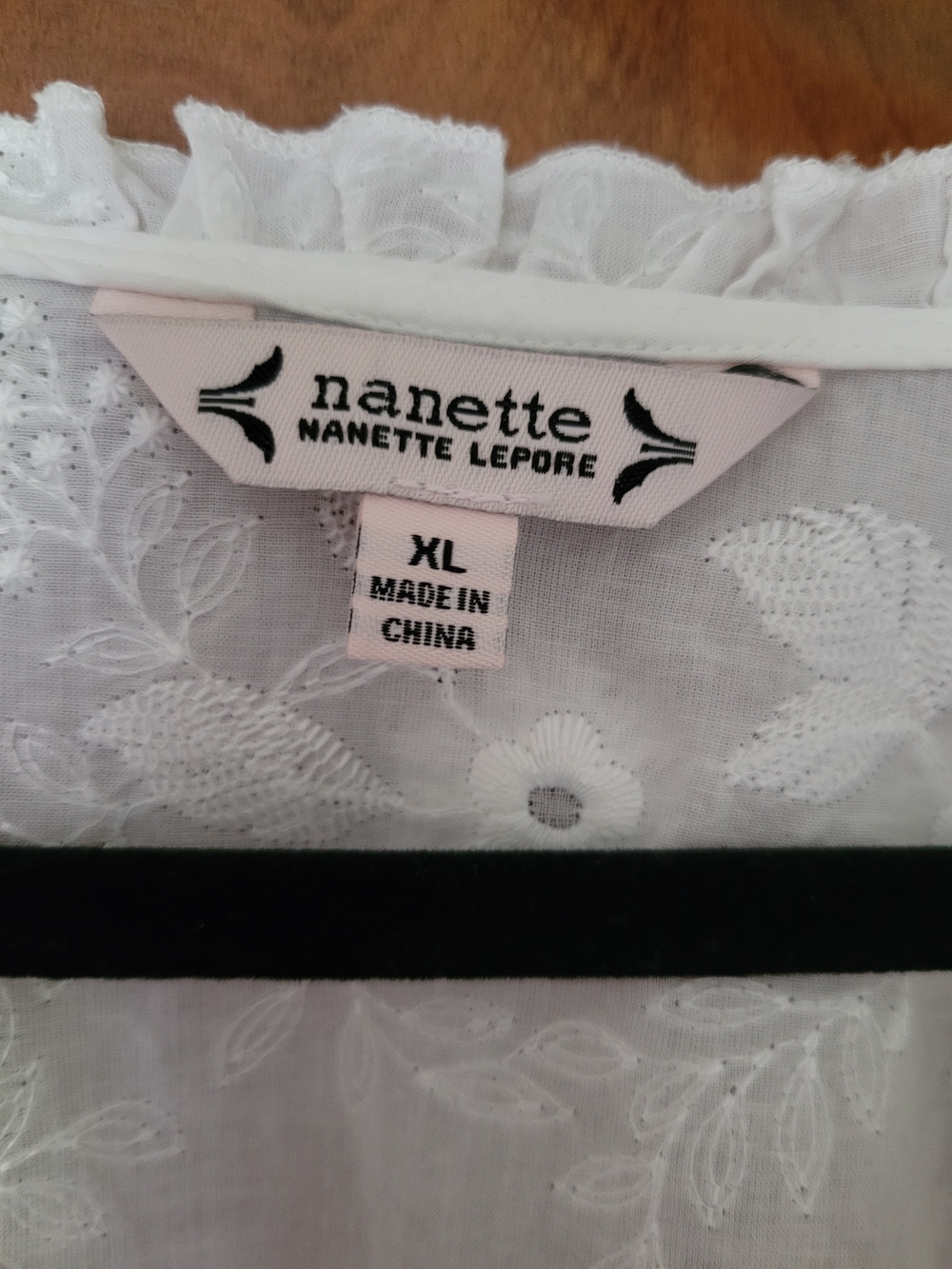 Nanette Lepore White Floral Embroidered V-Neck Button Top - Picture 4 of 5